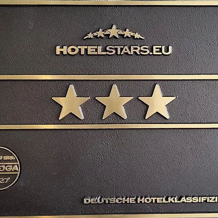 Hotel Check 3*