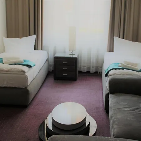 Hotel Check 3*